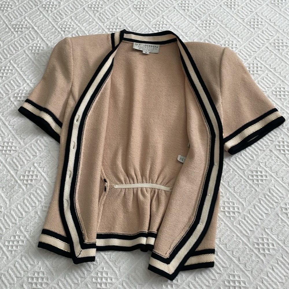 St. John Beige Short Sleeve Sweater luxury - Picture 7 of 16
